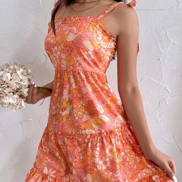 Women's floral dress - Picture 2 of 6
